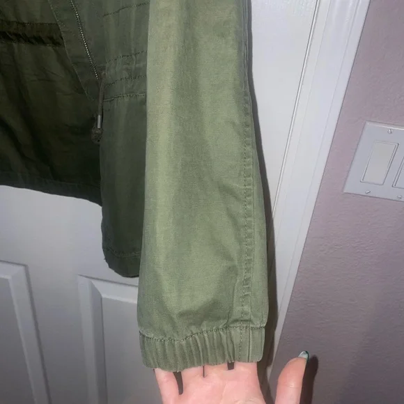 Olive Green Old Navy Jacket - Picture 4 of 8